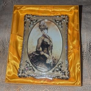 Cosmo collection jeweled photo frame enamelled adorn with Swarovski crystal.